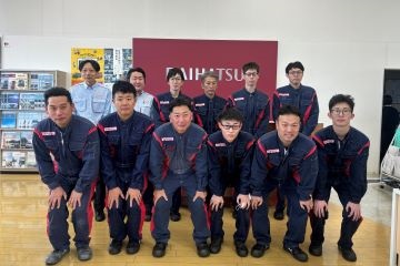 ダイハツ新発田 メカニック集合写真